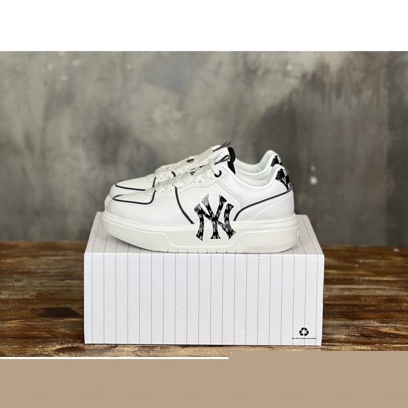 G*u*i sneakers